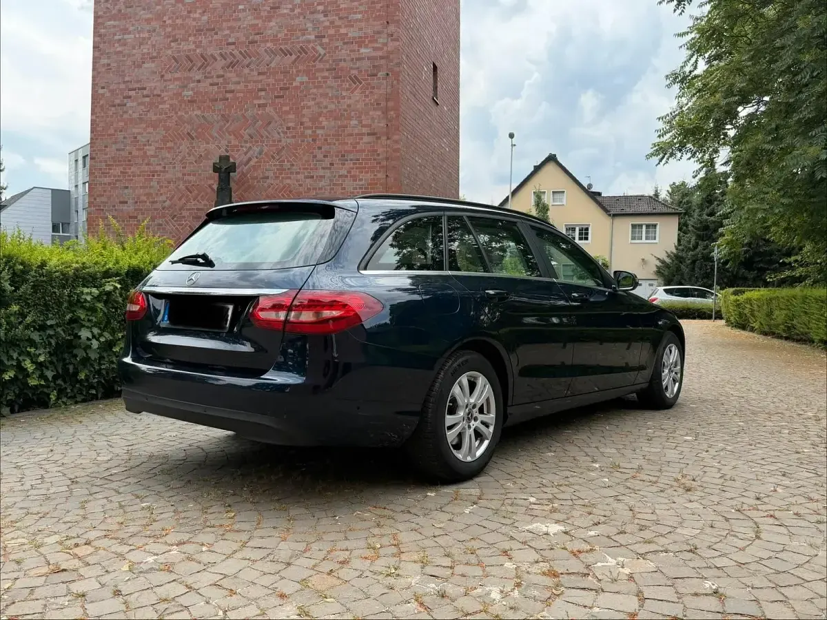 Gebraucht Mercedes C180 116 PS (85 kW) 2017 Blau Kombi