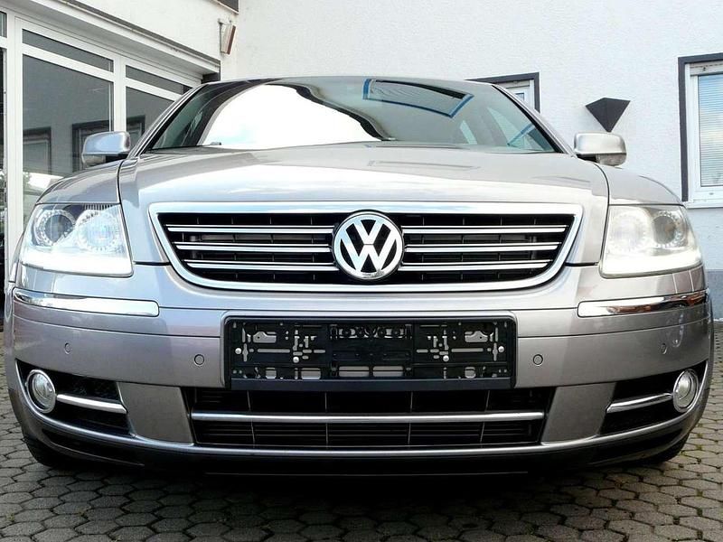 Gebraucht VW Phaeton Individual 239 PS (175 kW) 2010 Bentley arabesquesilber Limousine