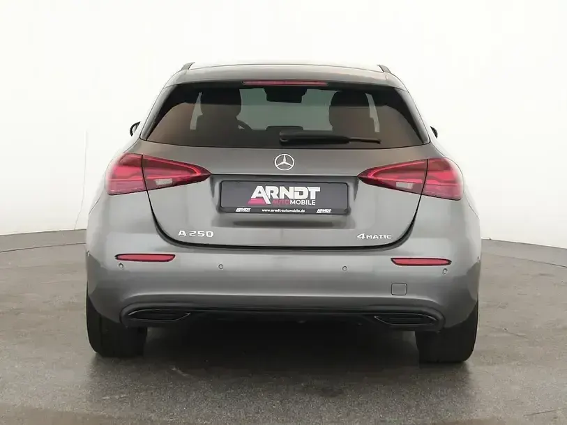 Gebraucht Mercedes A250 Progressive 238 PS (175 kW) 2024 Mountaingrau Limousine