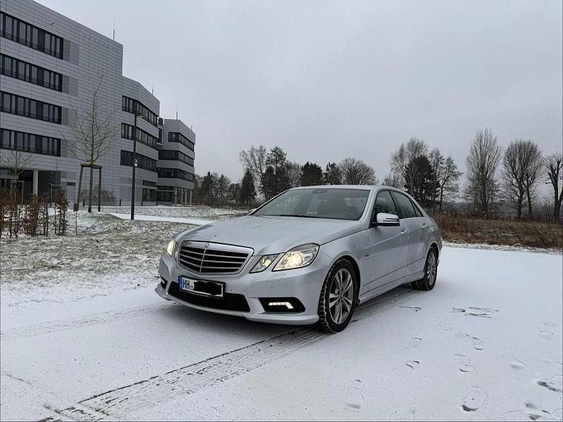 Gebraucht Mercedes E350 AMG 265 PS (194 kW) 2011 Silber Limousine