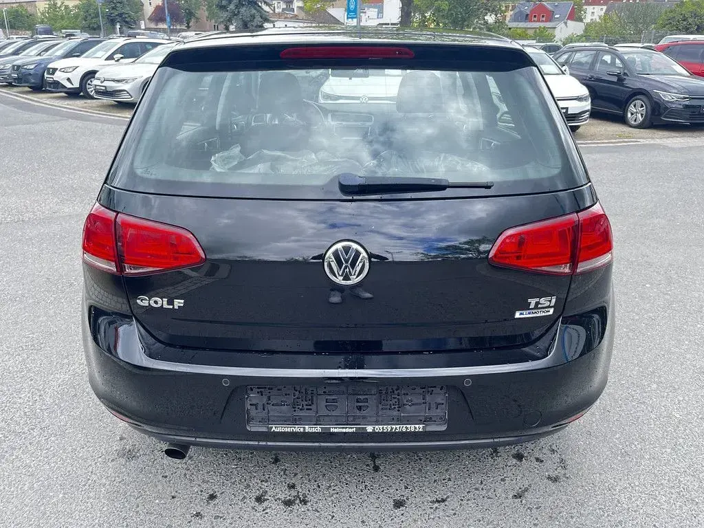Second-hand VW Golf VII Trendline 110 CP (80 kW) 2015 Negru Berlinǎ