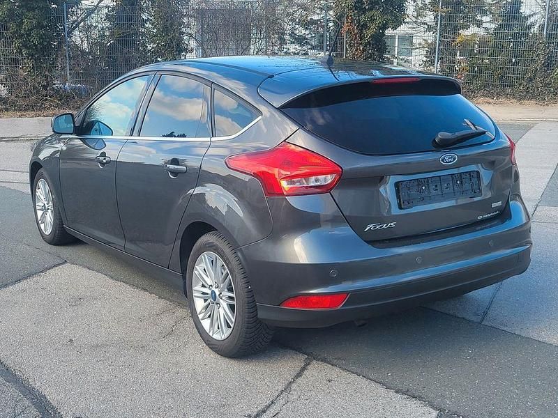 Gebraucht Ford Focus Cool & Connect 101 PS (74 kW) 2018 Grau Limousine