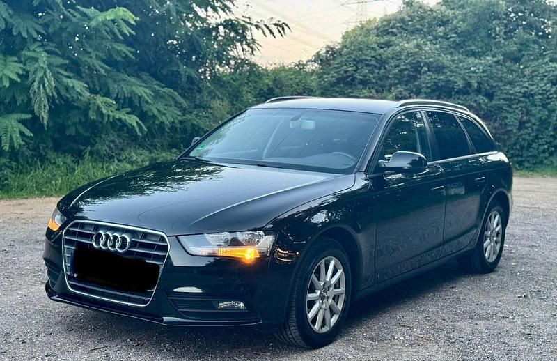 Schwarz Gebraucht 2013 Audi A4 Kombi | 6.600 € (Superpreis) - Bild 1/4