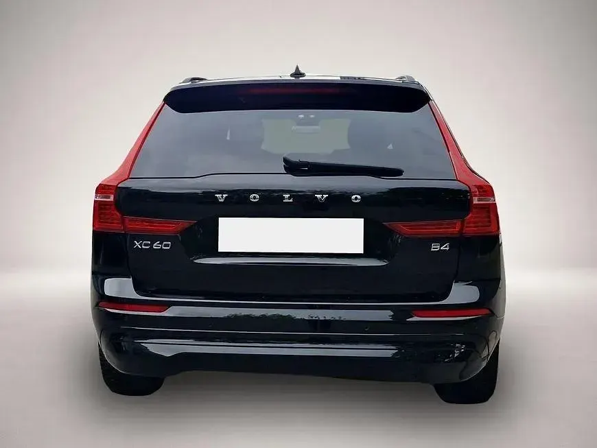 Gebraucht Volvo XC60 Core 197 PS (144 kW) 2023 Manufacturer SUV