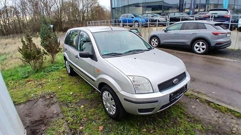 Silber Gebraucht 2004 Ford Fusion Ambiente Kleinwagen | 3.800 € (Fairer Preis) - Bild 1/4