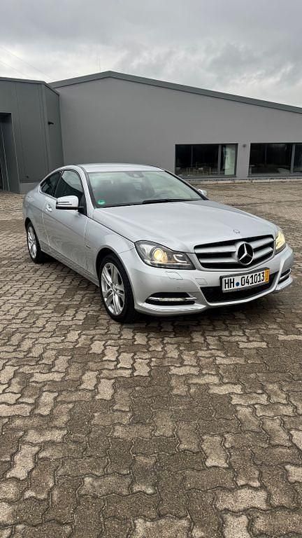 Gebraucht Mercedes C250 204 PS (150 kW) 2012 Silber Coupé