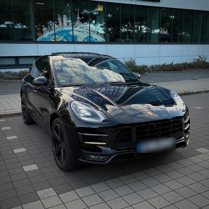 Schwarz Gebraucht 2016 Porsche Macan Turbo SUV | 34.999 € (Guter Preis) - Bild 1/4