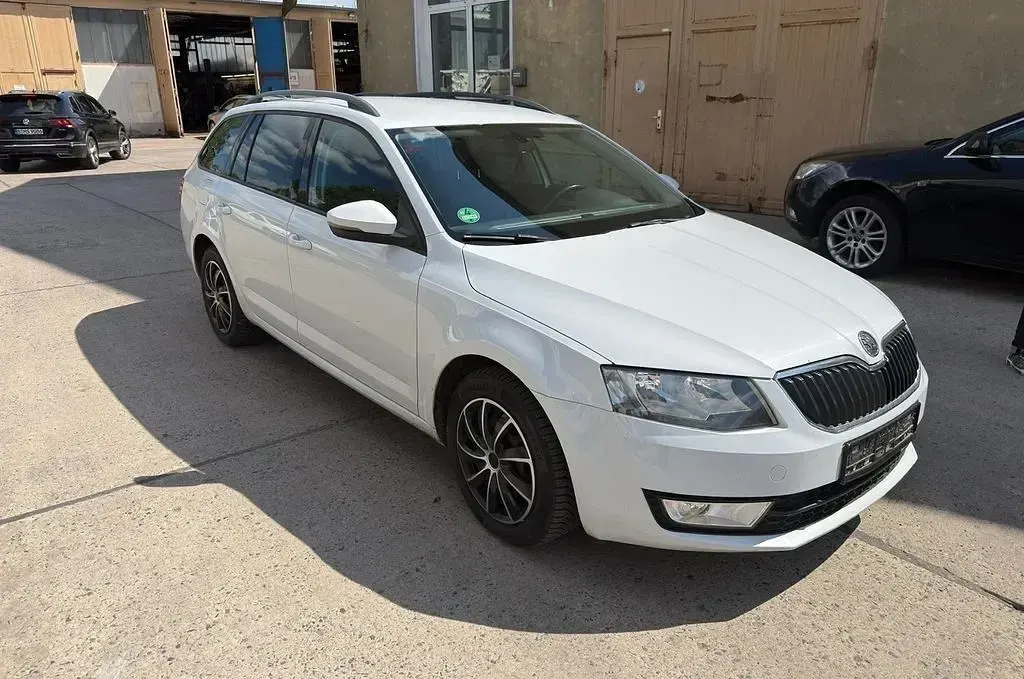 Gebraucht Skoda Octavia Ambition 150 PS (110 kW) 2014 Weiß Kombi
