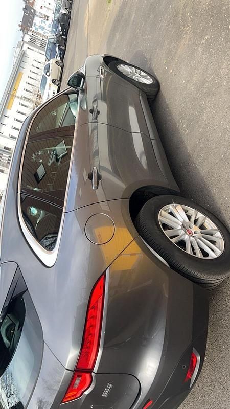 Gebraucht Jaguar F-Pace 132 PS (97 kW) 2017 Grau SUV