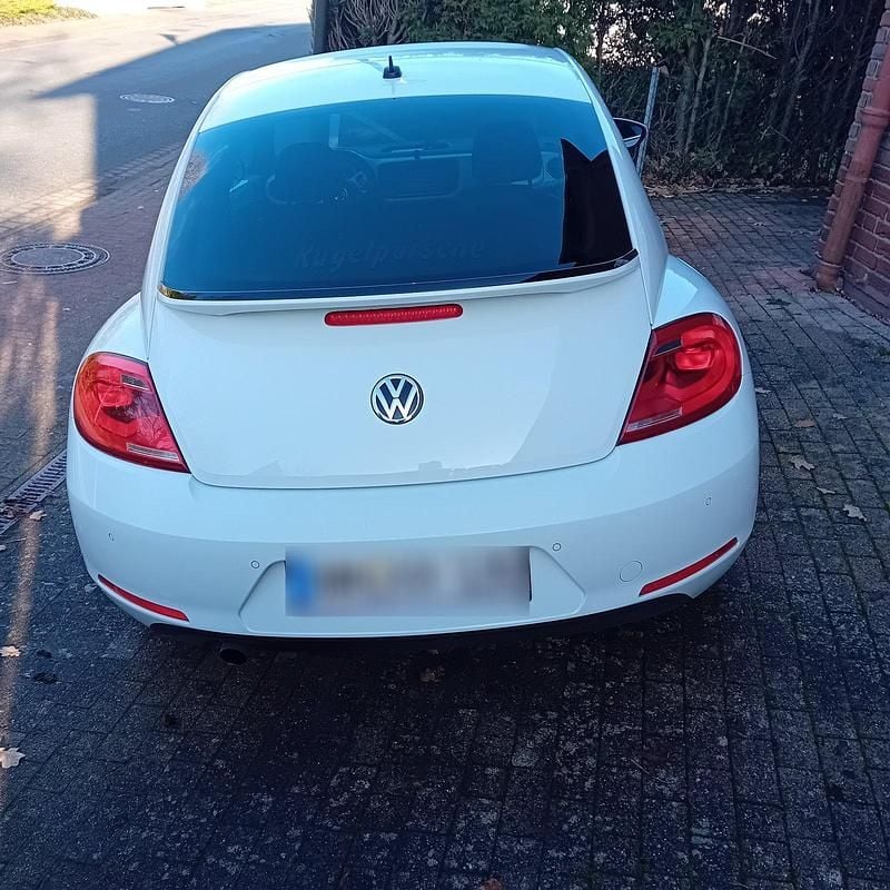 Gebraucht VW Beetle Edition 114 PS (83 kW) 2014 Weiß Kleinwagen