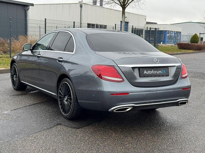 Gebraucht Mercedes E200 184 PS (135 kW) 2016 Grau Limousine