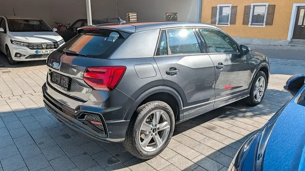Gebraucht Audi Q2 S-Line 150 PS (110 kW) 2026 Daytonagrau metallic SUV