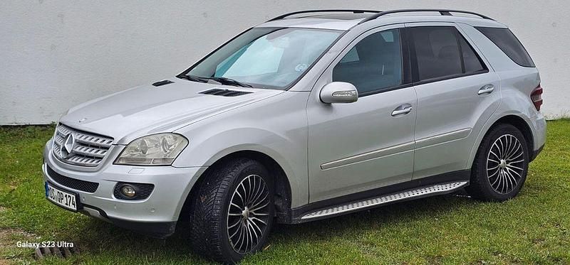 Silber Gebraucht 2007 Mercedes ML320 SUV | 5.900 € (Fairer Preis) - Bild 1/4