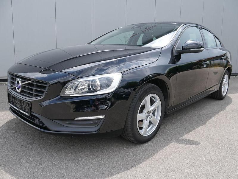 Schwarz Gebraucht 2016 Volvo S60 Kinetic Limousine | 10.850 € (Fairer Preis) - Bild 1/4