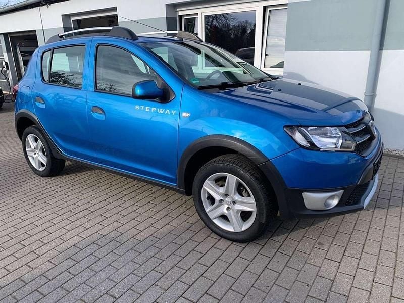 Gebraucht Dacia Sandero Prestige 90 PS (66 kW) 2014 Blau Kleinwagen