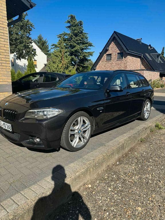 Grau Gebraucht 2014 BMW 530 Sport Line Kombi | 17.499 € (Etwas zu teuer) - Bild 1/4