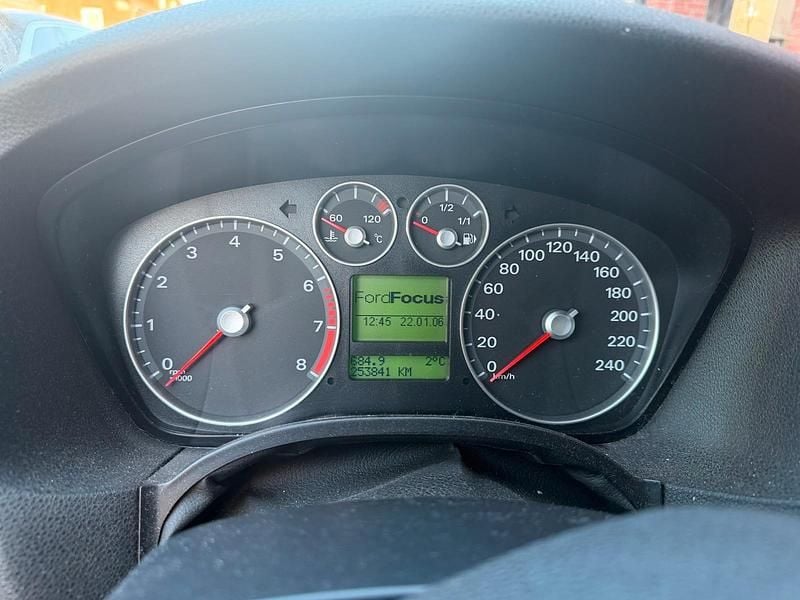 Gebraucht Ford Focus 145 PS (106 kW) 2006 Rot Kombi