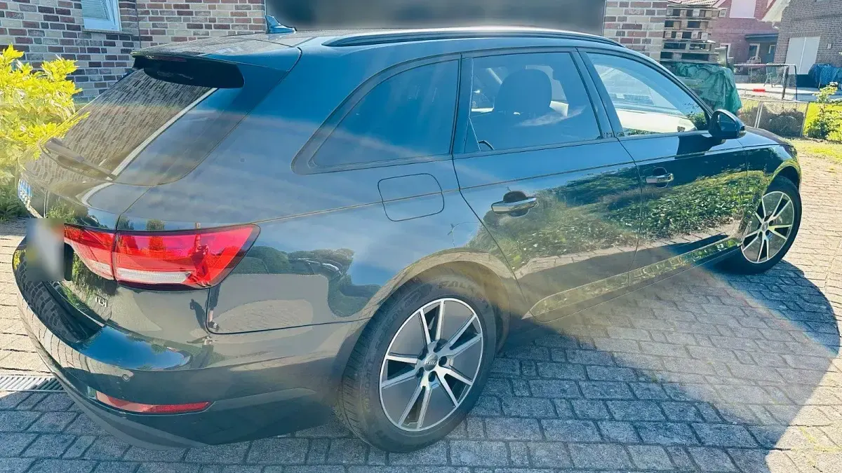 Gebraucht Audi A4 Design 150 PS (110 kW) 2017 Grau Kombi