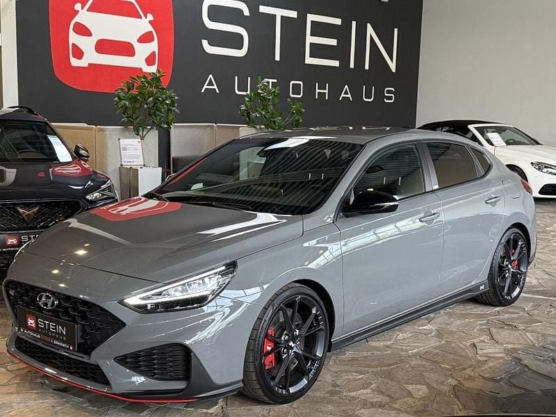 Grau Gebraucht 2021 Hyundai i30 N Performance Limousine | 29.990 € (Fairer Preis) - Bild 1/4