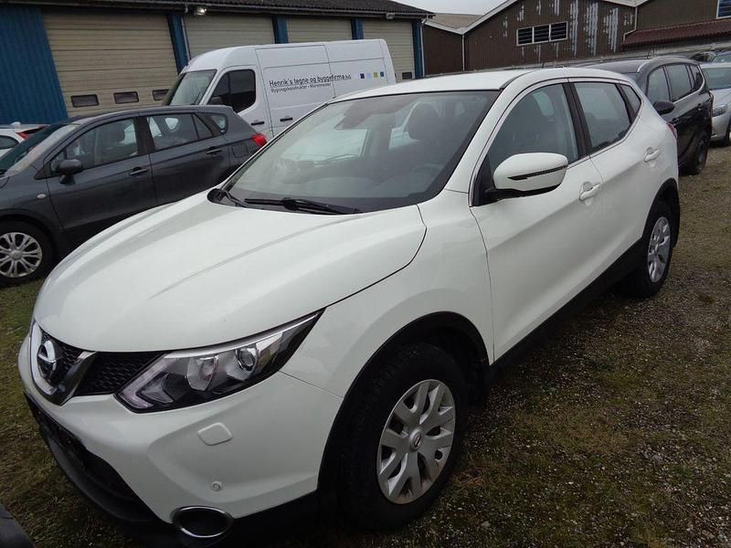 Weiß Gebraucht 2015 Nissan Qashqai Visia SUV | 4.500 € (Superpreis) - Bild 1/4