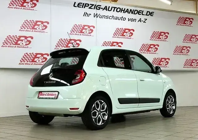 Gebraucht Renault Twingo LIMITED 73 PS (53 kW) 2020 Grün Kleinwagen