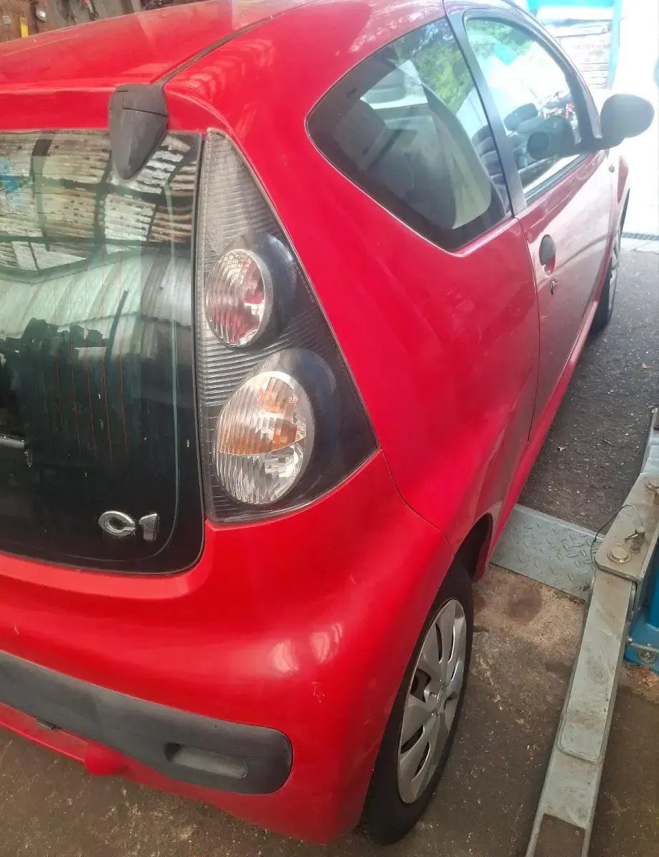 Gebraucht Citroën C1 68 PS (50 kW) 2009 Rot Kleinwagen