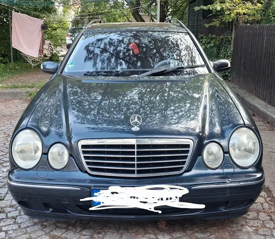 Gebraucht Mercedes E240 Avantgarde 170 PS (125 kW) 2002 Schwarz Limousine