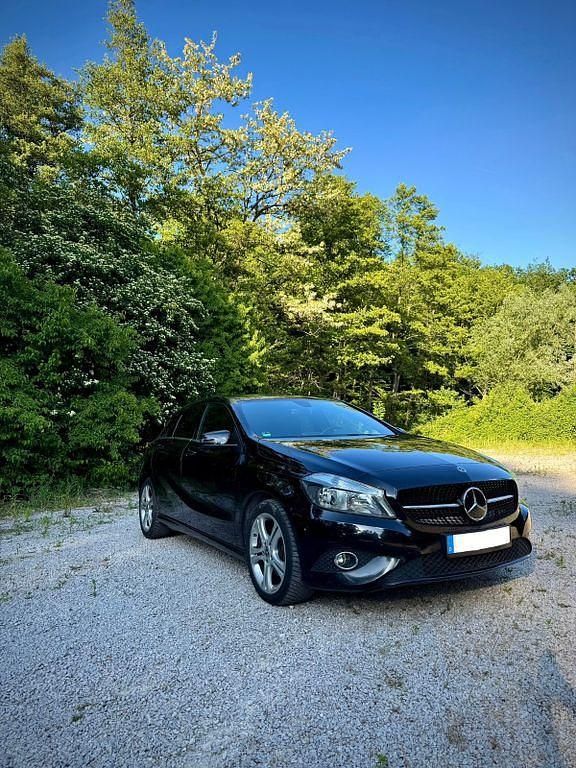 Schwarz Gebraucht 2015 Mercedes A200 Limousine | 8.300 € (Superpreis) - Bild 1/4