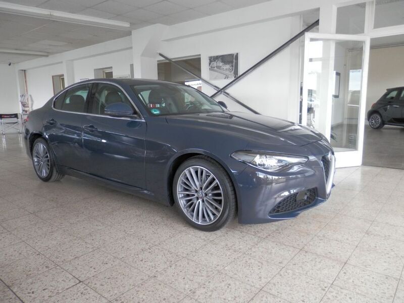 Grau Gebraucht 2017 Alfa Romeo Giulia Super Limousine | 23.290 € (Fairer Preis) - Bild 1/4