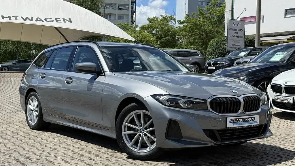Gebraucht BMW 318 Efficient Dynamics 150 PS (110 kW) 2023 Grau Kombi