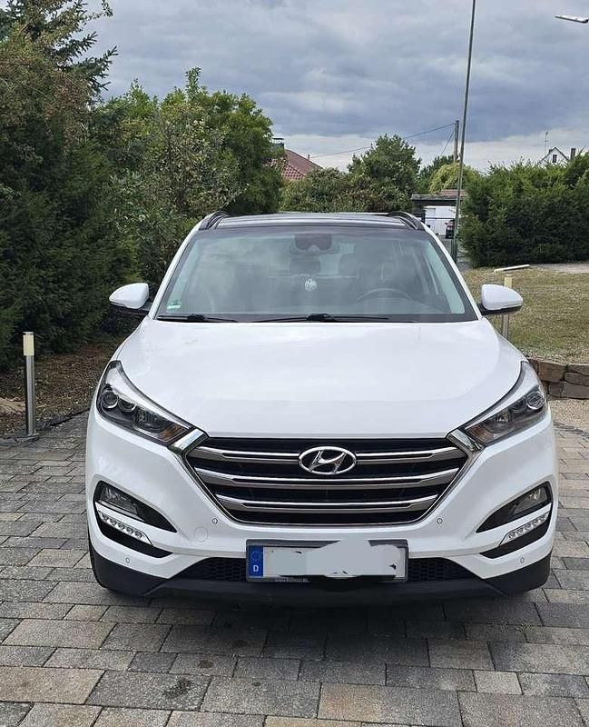 Weiß Gebraucht 2016 Hyundai Tucson Premium SUV | 16.200 € (Guter Preis) - Bild 1/4
