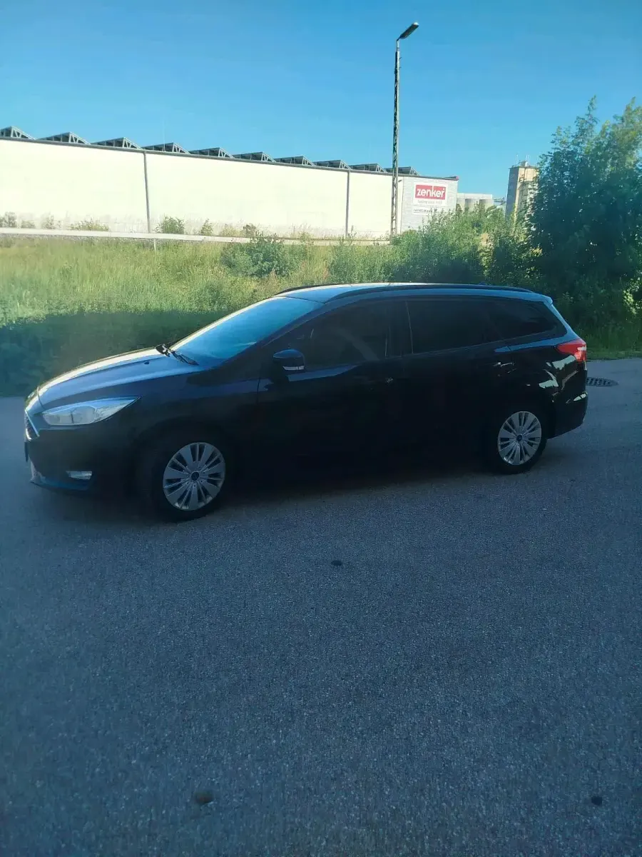Gebraucht Ford Focus 110 PS (80 kW) 2017 Schwarz Kombi