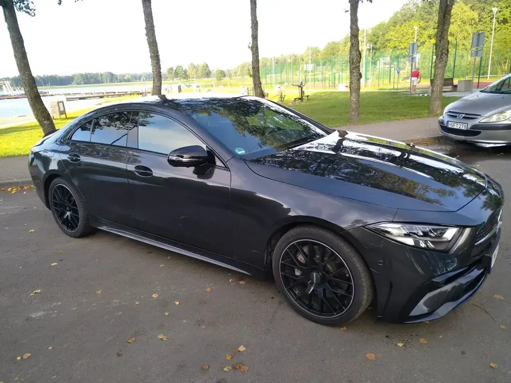 Gebraucht Mercedes CLS300 AMG line 265 PS (194 kW) 2023 Schwarz Coupé