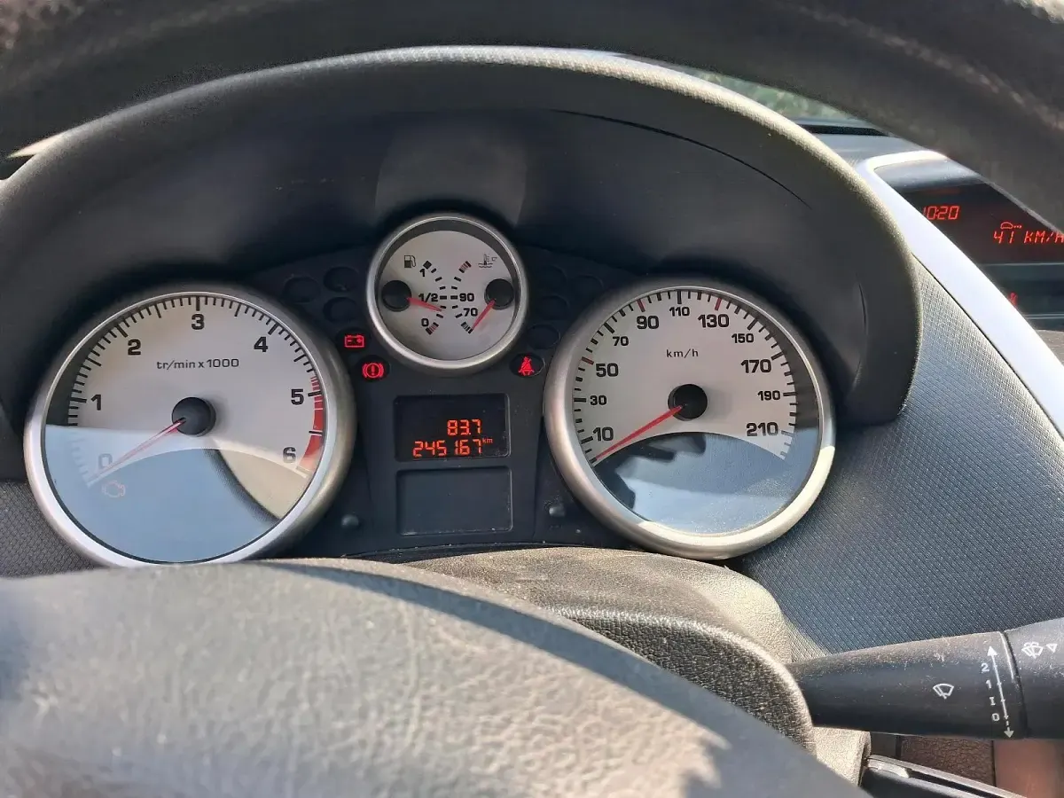 Gebraucht Peugeot 207 90 PS (66 kW) 2008 Blau Kombi