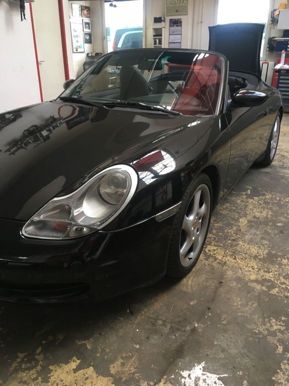 Schwarz Gebraucht 2001 Porsche 911 Carrera 4 Cabriolet Cabrio | 27.500 € - Bild 1/4