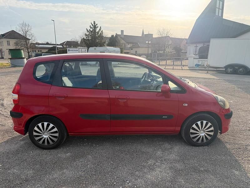 Gebraucht Honda Jazz 78 PS (57 kW) 2005 Rot Kleinwagen