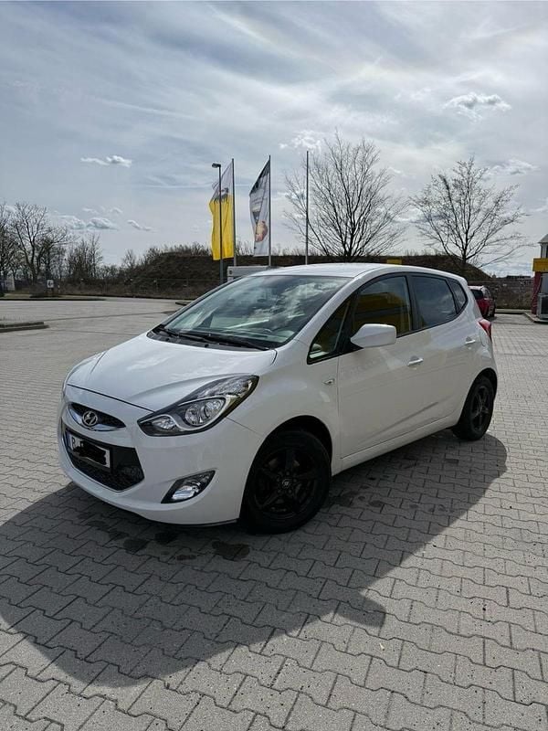 Gebraucht Hyundai ix20 125 PS (91 kW) 2014 Weiß Kleinwagen