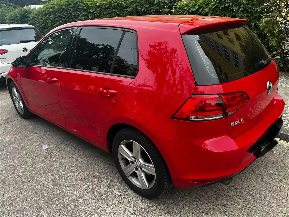 Second-hand VW Golf VII 109 CP (80 kW) 2016 Roșu Berlinǎ