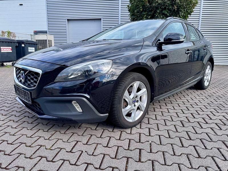 Schwarz Gebraucht 2015 Volvo V40 CC You! Kombi | 10.480 € (Teuer) - Bild 1/4