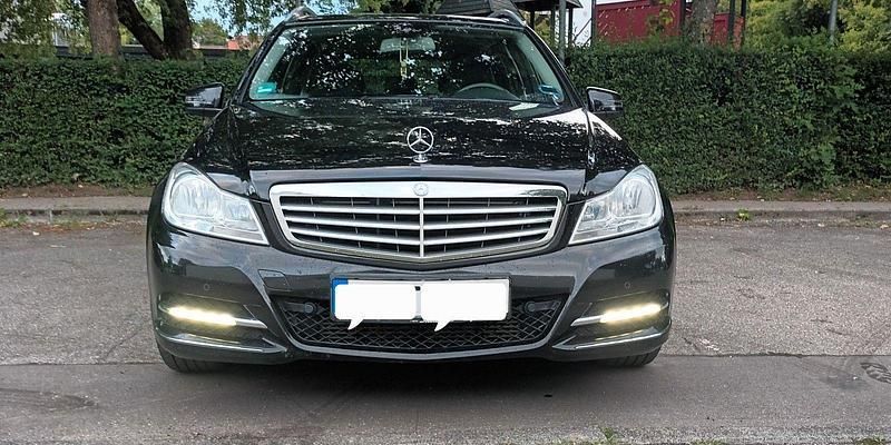Schwarz Gebraucht 2011 Mercedes C220 Elegance Kombi | 8.800 € (Teuer) - Bild 1/4