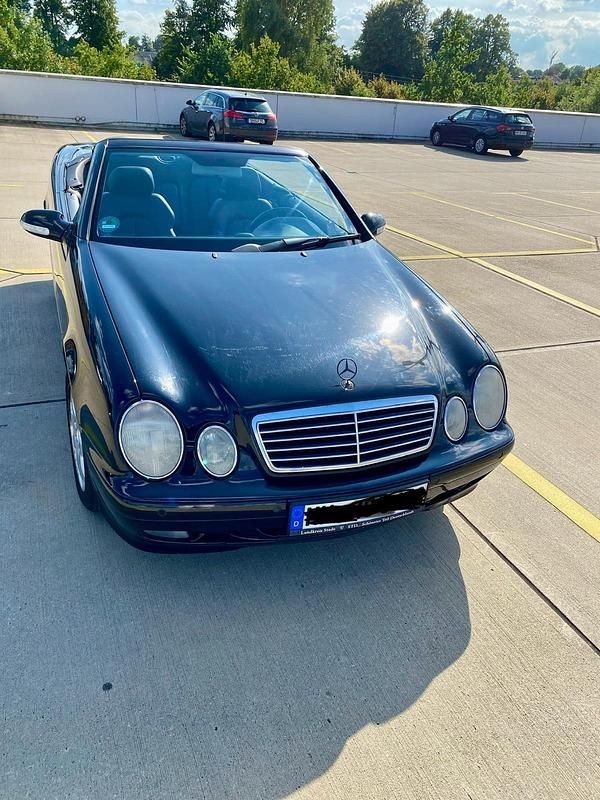 Schwarz Gebraucht 2002 Mercedes CLK200 Avantgarde Cabrio | 7.000 € - Bild 1/4