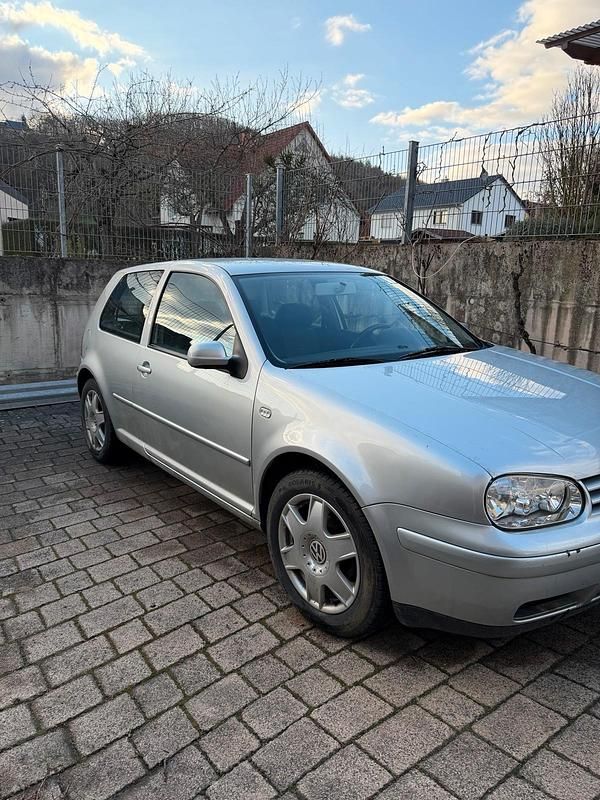 Gebraucht VW Golf IV 104 PS (76 kW) 2001 Silber Kleinwagen