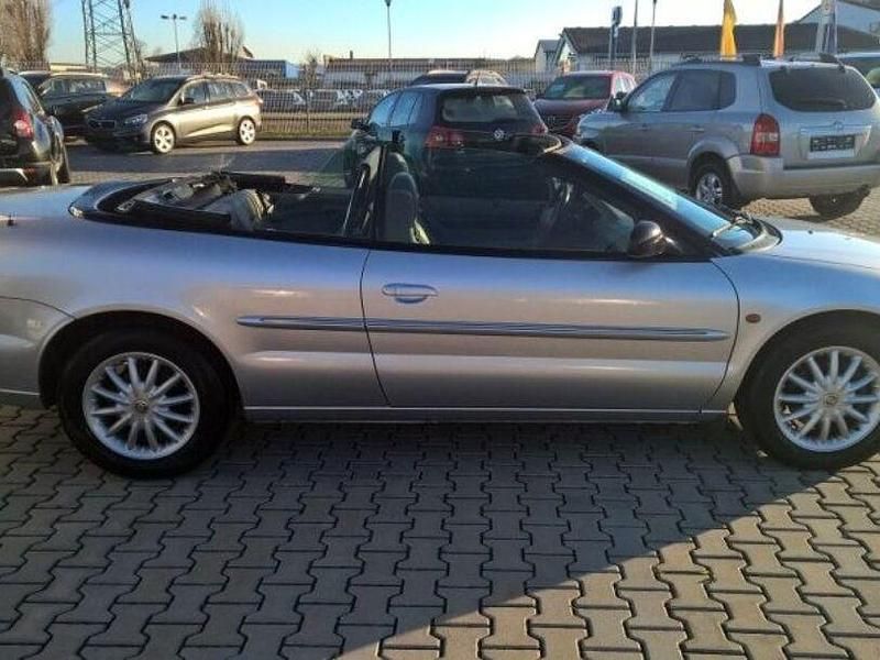 Gebraucht Chrysler Sebring Cabriolet 141 PS (103 kW) 2002 Bright silver metallic Cabrio