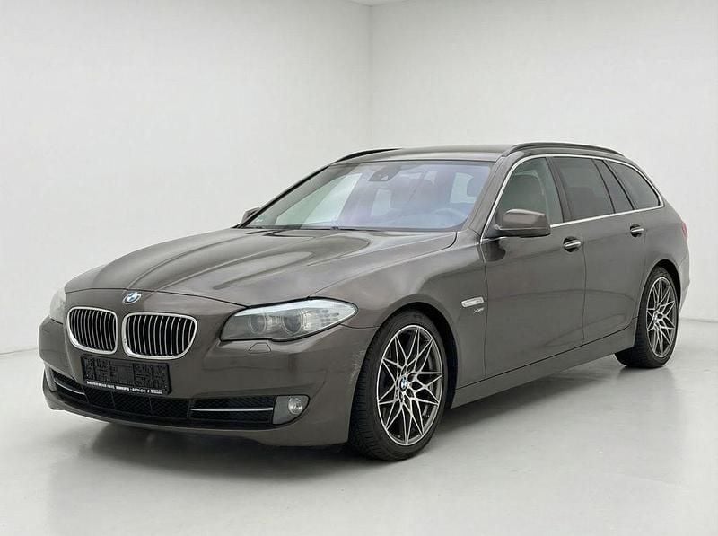 Braun Gebraucht 2013 BMW 525 Performance Kombi | 7.999 € (Guter Preis) - Bild 1/4