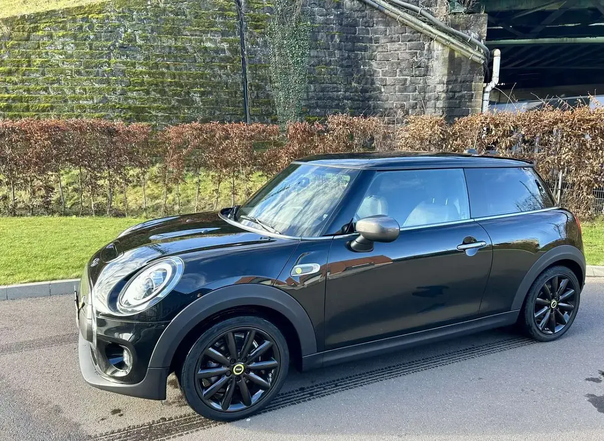 Gebraucht Mini Cooper SE 135 kW (184 PS) 2020 Schwarz Kleinwagen