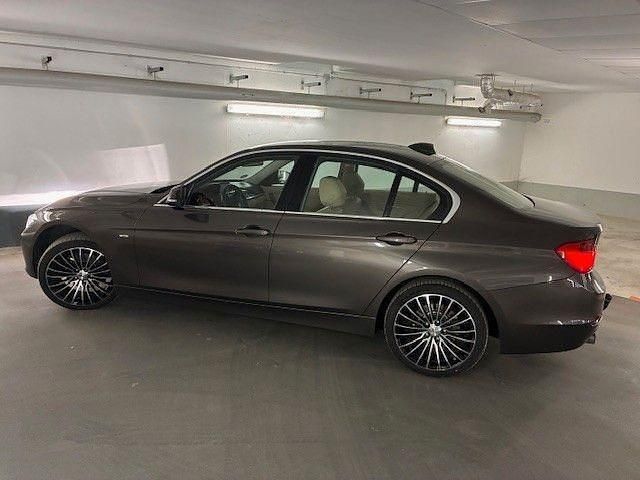 Beige Gebraucht 2012 BMW 320 Luxury Line Limousine | 9.700 € (Superpreis) - Bild 1/4