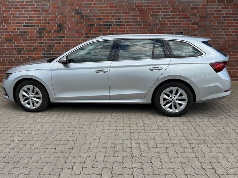 Schwarz Gebraucht 2020 Skoda Octavia Kombi | 14.990 € (Fairer Preis) - Bild 1/4