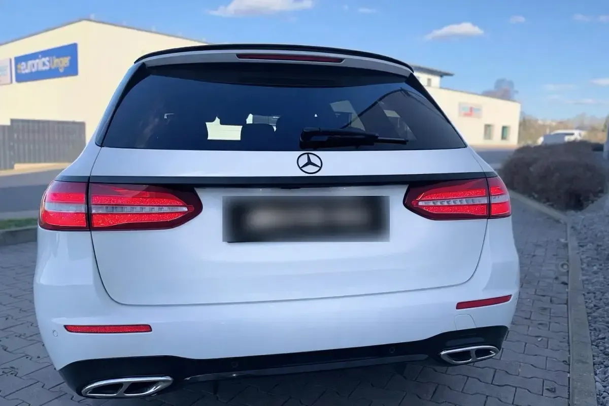 Gebraucht Mercedes E220 AMG line 194 PS (142 kW) 2017 Weiß Kombi