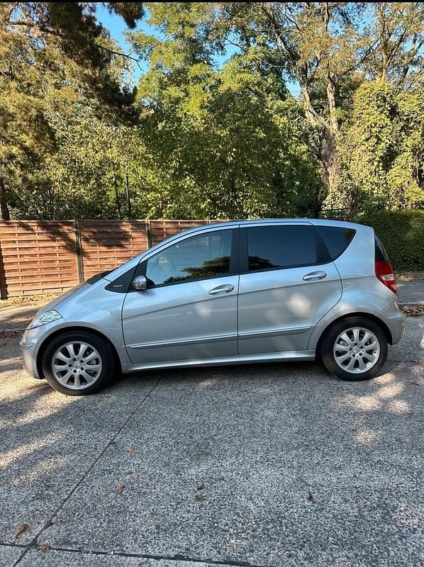 Silber Gebraucht 2005 Mercedes A180 Kleinwagen | 4.000 € (Fairer Preis) - Bild 1/4