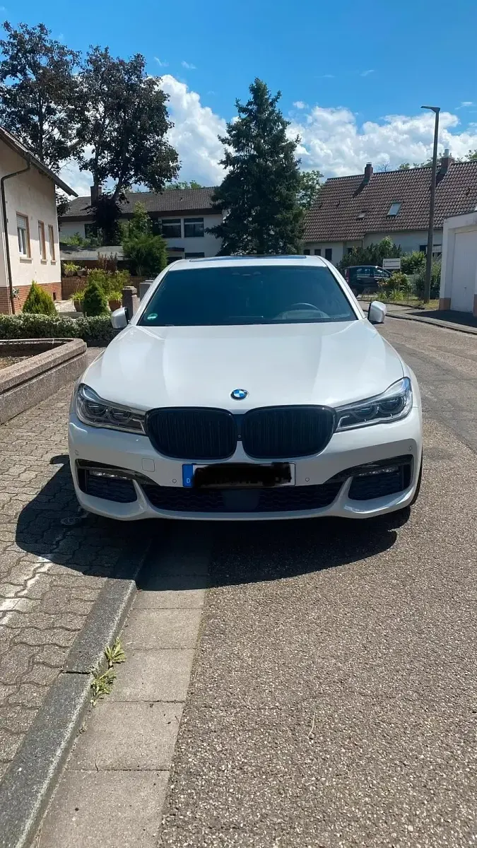 Gebraucht BMW 730 M Sport 265 PS (194 kW) 2017 Weiß Limousine